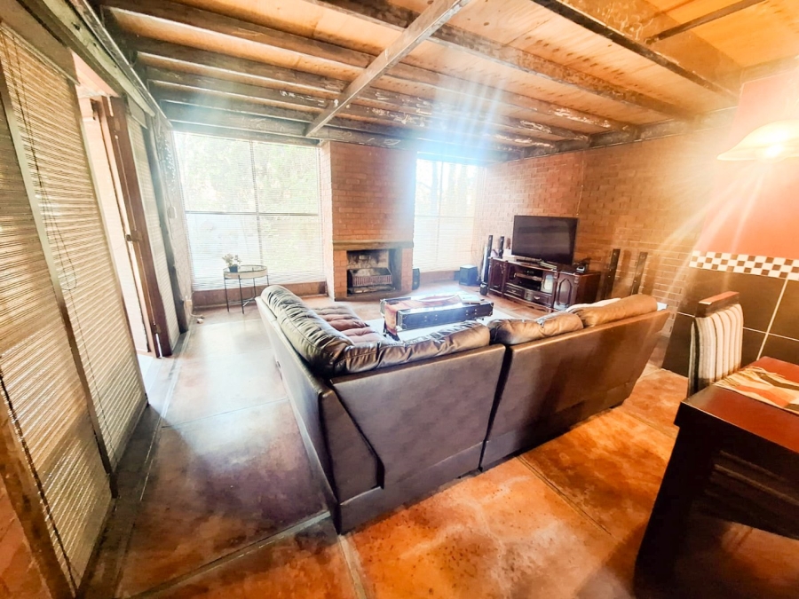 4 Bedroom Property for Sale in Pellissier Free State